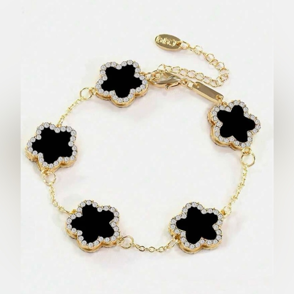 Glamorous Zinc Alloy Rhinestone  Flower Bracelet For Women